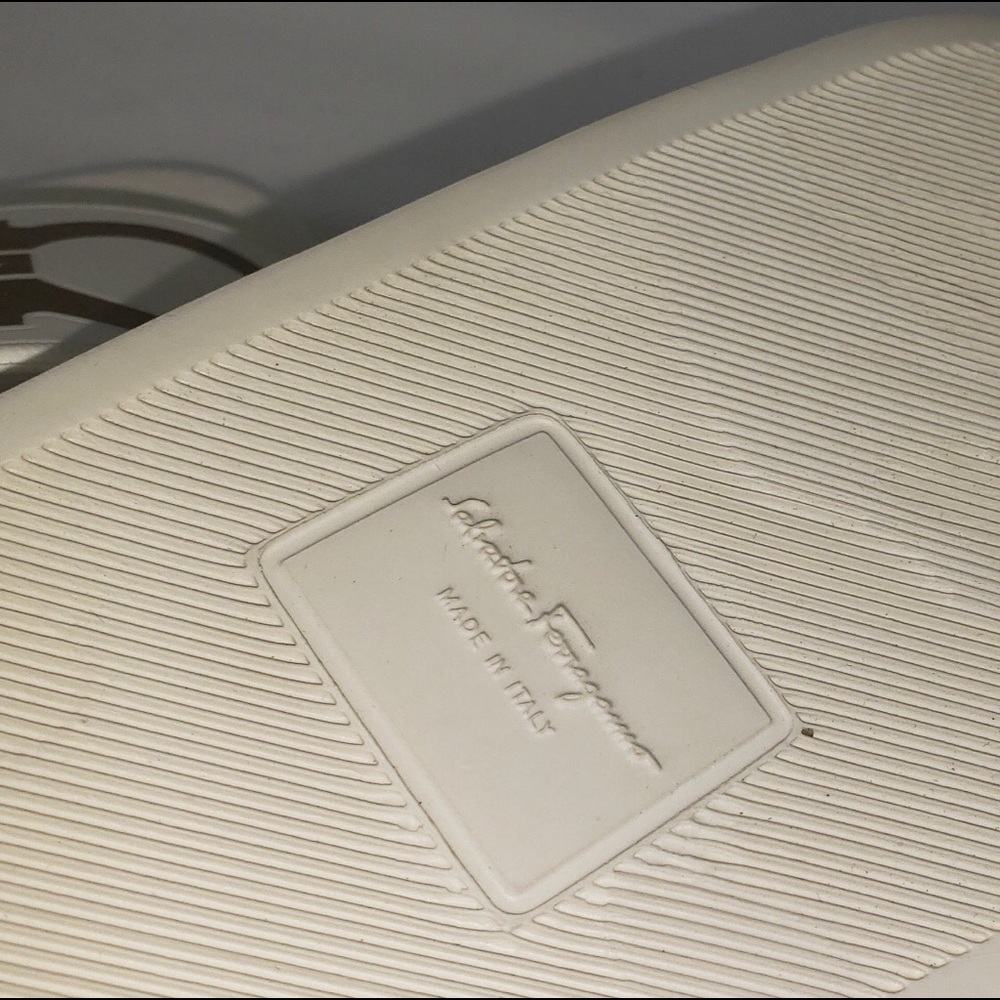 Salvatore Ferragamo Groove Slide in Bianco - Picture 4 of 6